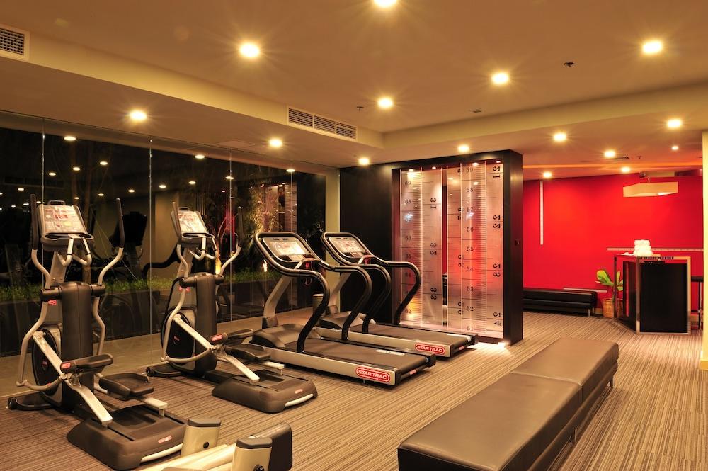Amaranth Suvarnabhumi Hotel Бангкок Екстер'єр фото The gym at the hotel